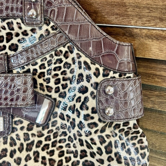 Guess Laura Leopard Baguette Bag Special Edition